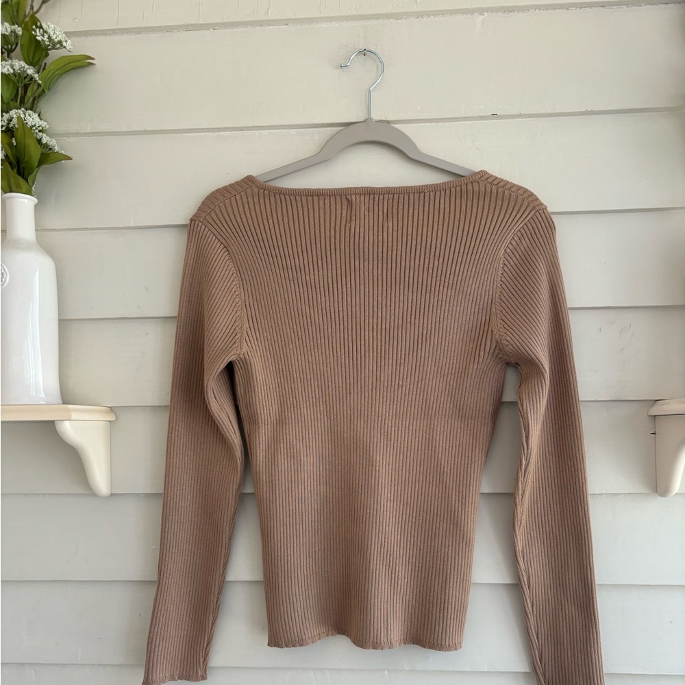 Elie Elie Tahari Ribbed Tan V-Neck Top NWOT - Picture 8 of 9